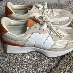 Women’s New Balance 327 sz 8.5